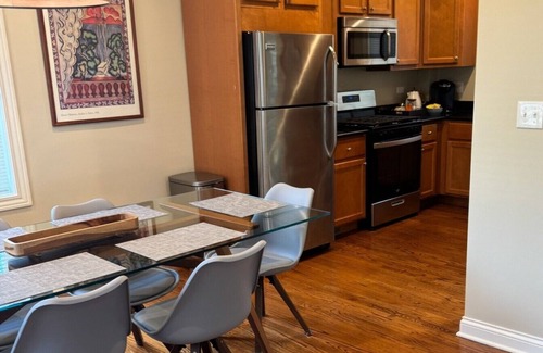 Evanston Casa | Evanston 2-bedroom Cottage Charmer