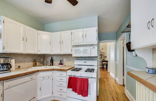 Evanston Apartamento | Evanston 2bed+ofc.Walk to sushi, shopping, train & Lake. Minutes to Ryan Field.