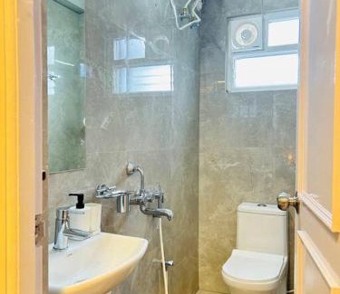 Serilingampally Apartamento | Evara Kondapur Retreat Lux 3BR Fully Equipped Apt