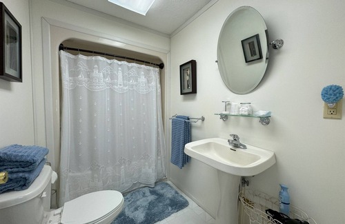 Marblehead Cama Y Desayuno | Event Rental 10BR/10BA Sleeps 29 B&B Near The Lake