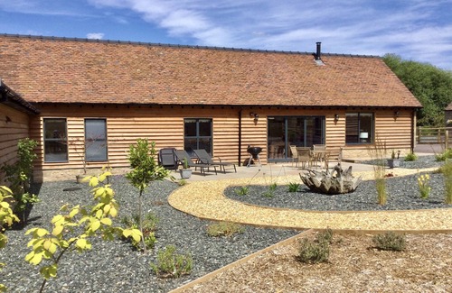Eaton Mascott Cabaña | Evenwood Gables - a beautiful property that sleeps 4 guests in 2 bedrooms