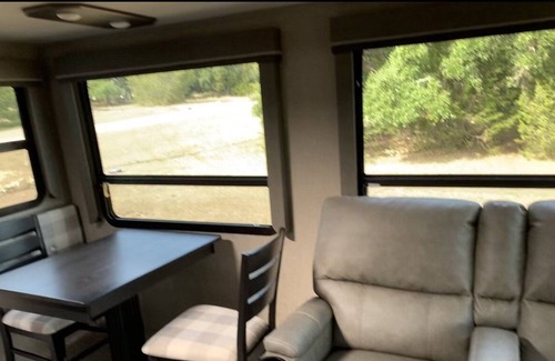 Pahrump Casa | Ever wonder what it feels like to live in an RV? Clean Grand Design RV 2020