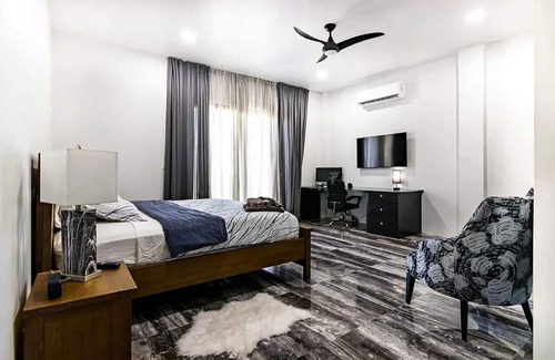 San Pedro Villa | EverBlue Villa