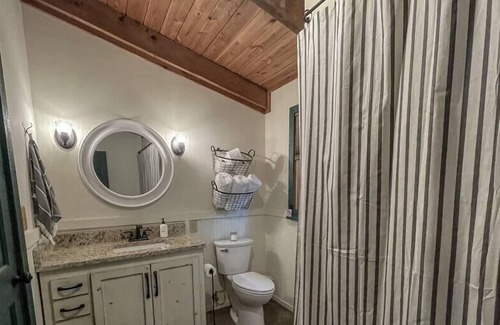 Spring City Casa | Everett Lodge - Cozy Lakefront Retreat