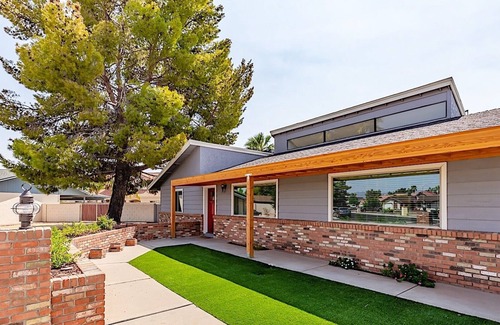 Covey Casa | Everett Street Retreat ~ Backyard Paradise Resort Style Setting 4BR Heated Pool