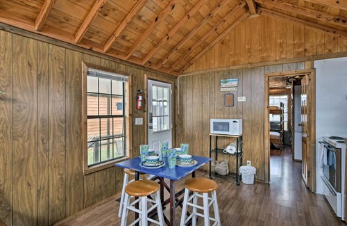 Everglades City Casa | Everglades City Cabin with Boat Slip and Pool Access!