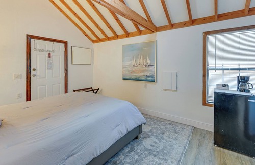 Everglades City Apartamento | Everglades City Cabin w / Screening Porch & Boat Slip