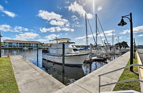 Naples Apartamento | Everglades Studio Marina View, Patio, Pool Access