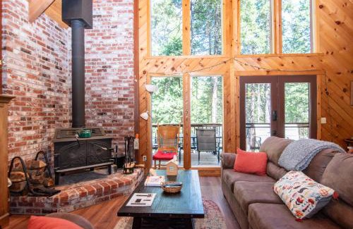 Dorrington Casa | Evergreen Dorrington Chalet - Family Fun & Game Rm