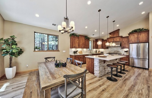 Rancho Bijou Casa | Evergreen Elegance: Boat Parking, Close to Lifts, Lake & Trails