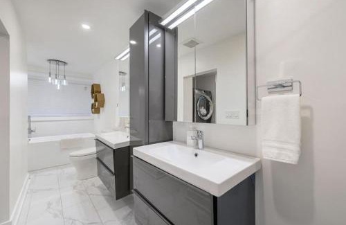 Collingwood Casa | Evergreen Escape