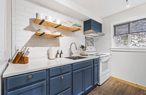 Wallace Casa | Evergreen Escape in Historic Wallace