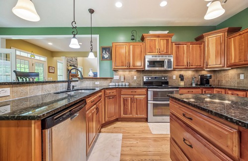 Blacksburg Casa | Evergreen Estate