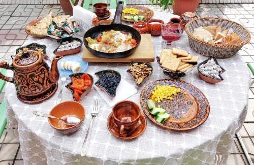 Margilan Casa | Evergreen Guesthouse