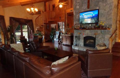 Oakhurst Cabina | Evergreen Haus