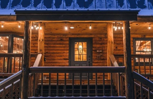 Mount Holly Cabina | Evergreen Hideaway: Okemo central cabin + hot tub
