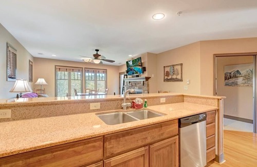 Foscoe Casa | Evergreens 1221- Mountain Condo, Gated Resort, Indoor/Outdoor Pools and Hot Tub, Fitness Area, Fi...