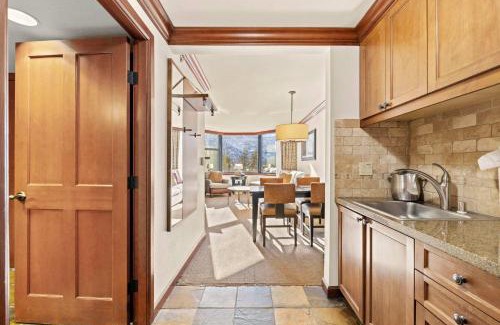 Olympic Valley Casa | Everline Resort & Spa Palisades-Valley View Suite