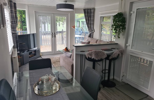 Windermere Cabina | Evermore Lodge on White Cross Bay Holiday Park on the shore of Lake Windermere
