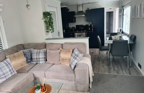 Windermere Cabina | Evermore Lodge on White Cross Bay Holiday Park on the shore of Lake Windermere