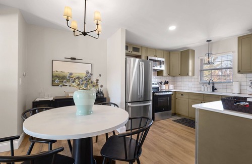 Northeast South Bend Casa | EVERYTHING NEW 5 Bedroom >> 1.5 Miles from ND – Perfect for Groups & Game Days!