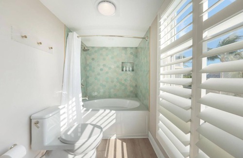 Marathon Hotel | Everything you Need for Comfort: Pool Access and Full kitchen in your Suite!