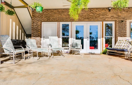 Wedowee Casa | EVERYTHING YOU NEED IN A VACATION HOME WITH BEAUTIFUL DOCK WITH SUNNING DECK!!!