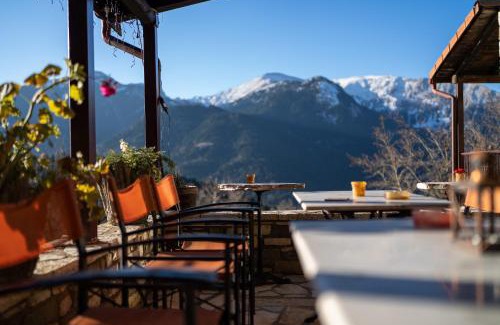 Lake Plastiras Casa | Evilion Traditional Inn