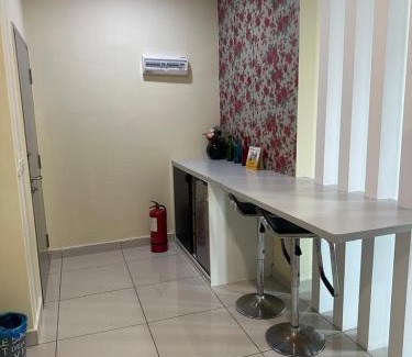 Bangi Sentral Apartamento | Evo 24 free NETFLIX and WIFI