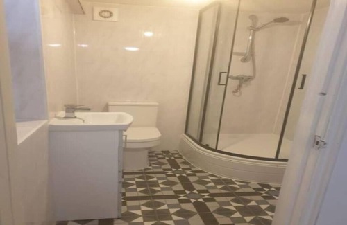 Gravesend Apartamento | Evo Haven - 1 Bedroom Apartment, Sleeps- 2, 2 minute walk to Gravesend Station