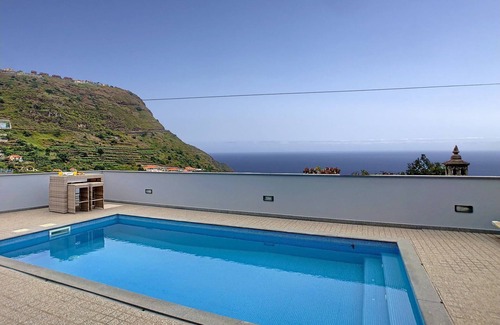 Arco da Calheta Casa | Evoque Villa by LovelyStay