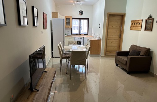 Gzira Apartamento | Ewa Apt - 3-bed Near Sliema - St Julians Seafront