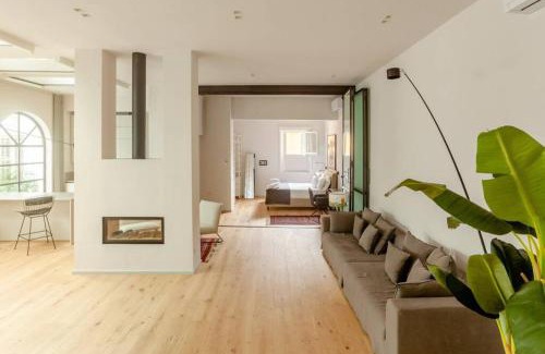San Niccolo Apartamento | Ex Artist Studio Loft near Piazzale Michelangelo