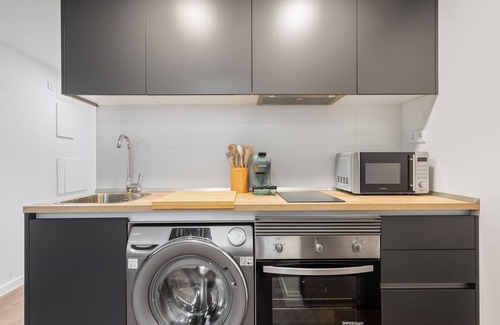 San Sebastián de los Reyes Apartamento | Exclusivo apartamento con terraza privada, piscina, gimnasio y coworking en Madrid