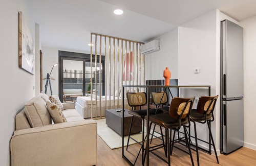 San Sebastián de los Reyes Apartamento | Exclusivo apartamento con terraza privada, piscina, gimnasio y coworking