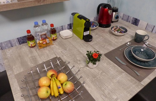 Hilden Apartamento | Suite Ejecutiva para negocios. Sensación de loft de 56 metros cuadrados con piso de madera