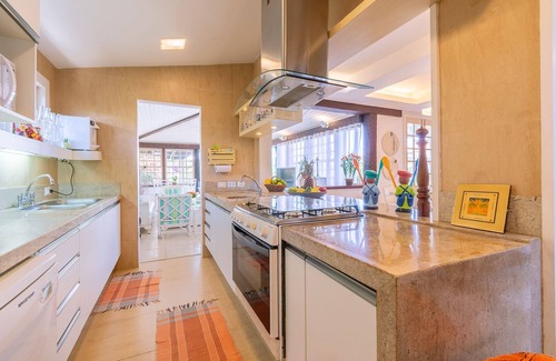 Manguinhos Casa | Excelente casa com piscina Armação