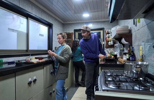 Malalcahuello Cabina | ¡Excelente opción para grupos, ya sean 10 o 24 pasajeros les encantará el lodge!