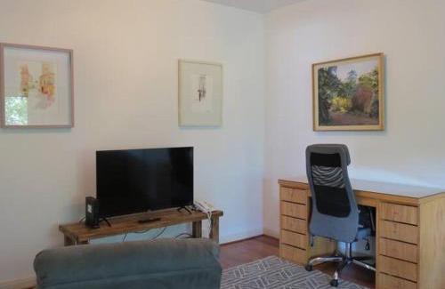 Colegiales Apartamento | Excelente semipiso todo externo frente a plaza
