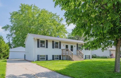 Ashwaubenon Casa | -Exᴄᴇʟʟᴇɴᴄᴇ ᴏɴ Eᴄʜᴏ Lᴀɴᴇ Walk to Lambeau & Resch