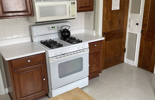 Wauwatosa Casa | Excellent 3bdr Tosa Home