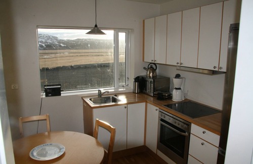 Borgarnes Apartamento | Excelente apartamento en una granja en el lado oeste de Islandia