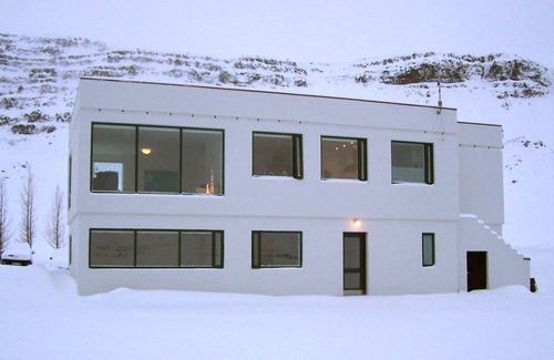 Borgarnes Apartamento | Excelente apartamento en una granja en el lado oeste de Islandia