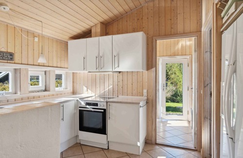 Hojby Casa | Excellent cottage with sauna and spa, 10 persons.