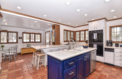 Delavan Lake Casa | Excellent getaway. Lake front home with Stunning lake views, come make memories!