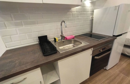 Ciudad Lineal Apartamento | Excellent Location, 200 meters from El Carmen Metro, next to Las Ventas market