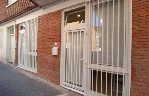 Ciudad Lineal Apartamento | Excellent Location, 200 meters from El Carmen Metro, next to Las Ventas market