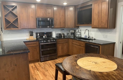 Tulsa Casa | Excellent location right across the street from the Expo Center! – Sleeps 8