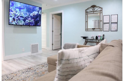 North Andrews Gardens Casa | “Excellent location! Beautiful relaxing home