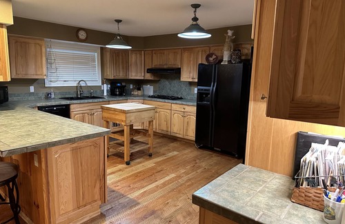 Grand Lake Casa | ¡Todas las edades y familias AMAN esta casa! Bañera de hidromasaje. Perros bienvenidos.